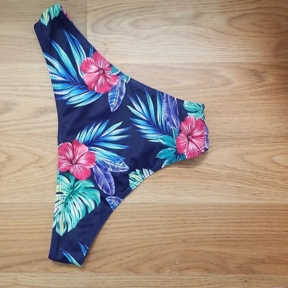 Shein Floral Bikini Top and Bottom Set Twist Top Padded Blue Womens Small - Picture 6 of 10